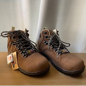 NWT Avenger Work Boots